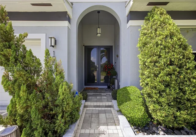 Photo 2 of Single family home for sale at 105 Ne 28th Ct, Wilton Manors, FL 33334 | MLS# A12022259 | Listing updated on 2026-10-07