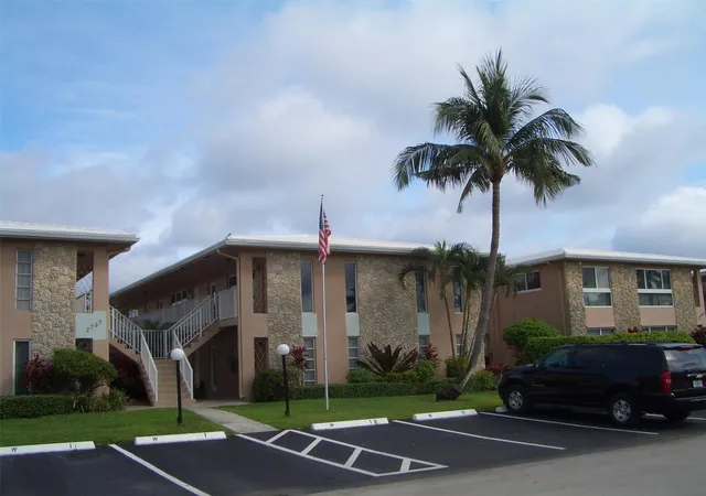 1st image of 2737 Ne 28th St #7w, Lighthouse Point, FL 33064 | MLS# B26031274