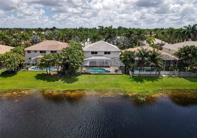 Homes for sale in Weston, FL | 2517 Hunters Run Way, Weston, FL 33327 | MLS# A12022241