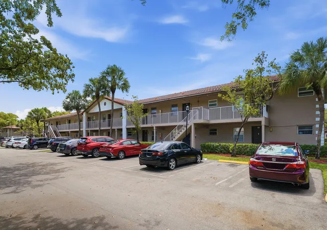 Homes for sale in Coral Springs, FL | 8840 Royal Palm Blvd, Coral Springs, FL 33065