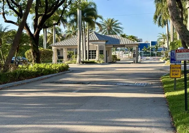 2nd image of 21 Royal Palm Wy #2020, Boca Raton, FL 33432 | MLS# B26031419