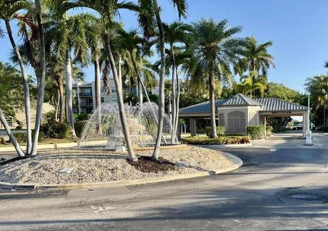 3rd image of 21 Royal Palm Wy, Boca Raton, FL 33432