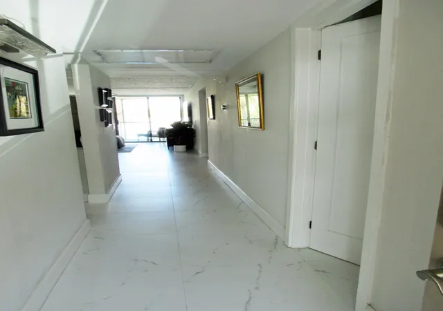 5th image of 21 Royal Palm Wy, Boca Raton, FL 33432