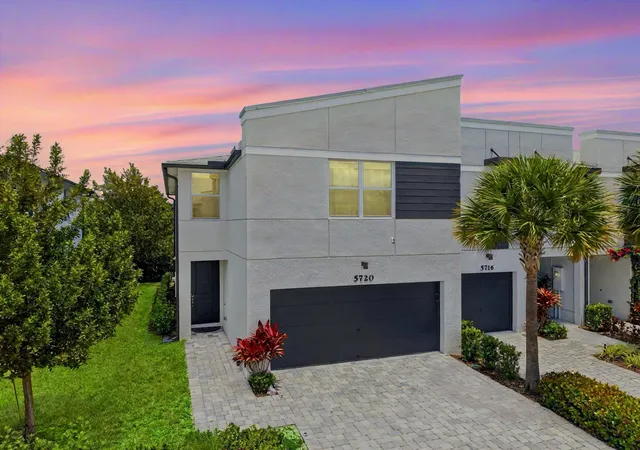 2nd image of 5720 Mentmore Dr, West Palm Beach, FL 33407 | MLS# B26031404