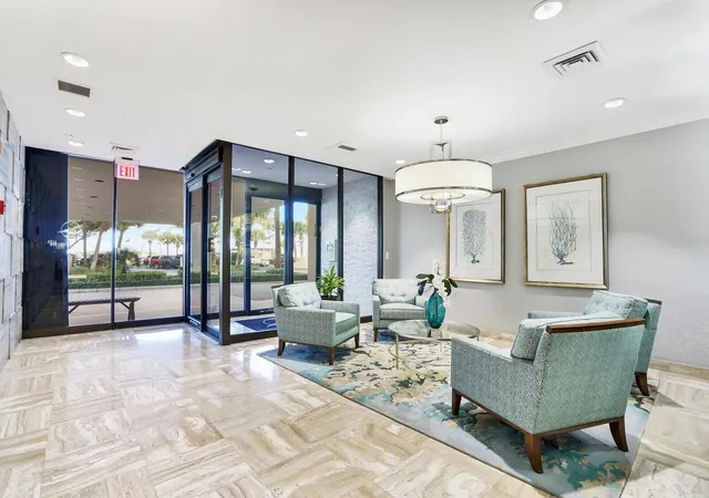 Homes for sale in North Palm Beach, FL | 115 Lakeshore Drive, North Palm Beach, FL 33408 | Houzeo