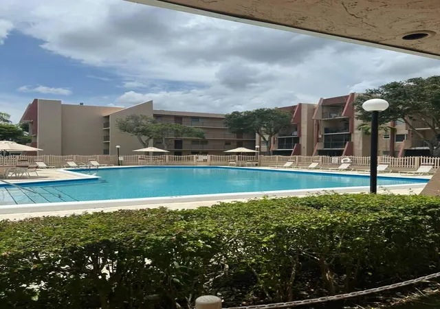 36th image of 13707 Kendale Lakes Cir #Ph13, Miami, FL 33183 | MLS# B26031494