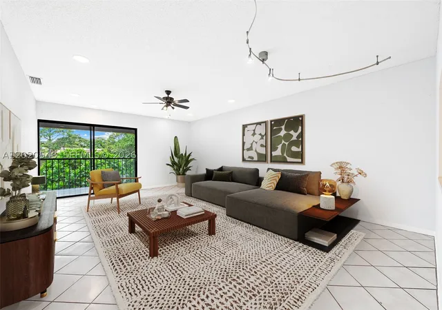 2nd image of 918 Sw 9th Street Cir #204, Boca Raton, FL 33486 | MLS# A12020548