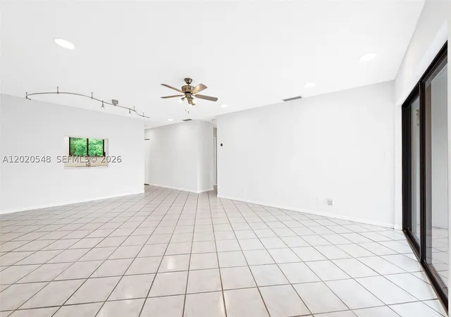 3rd image of 918 Sw 9Th Street Cir #204, Boca Raton, FL 33486 | MLS# A12020548