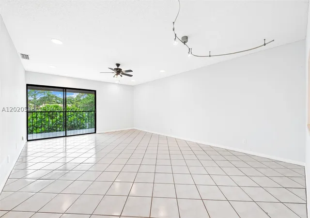 4th image of 918 Sw 9Th Street Cir #204, Boca Raton, FL 33486 | MLS# A12020548