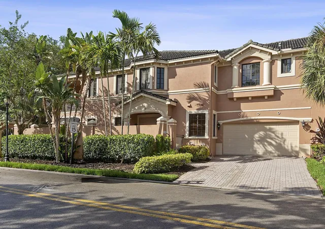 Homes for sale in Weston, FL | 2742 Kinsington Cir, Weston, FL 33332 | MLS# B26031533