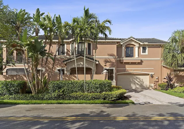 Homes for sale in Weston, FL | 2742 Kinsington Cir, Weston, FL 33332 | MLS# B26031533