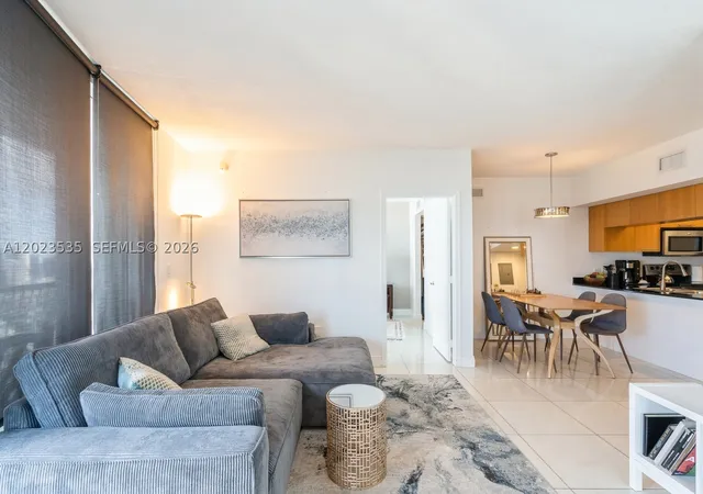 Photo 3 of Condo for sale at 1750 N Bayshore Dr #4702, Miami, FL 33132 | MLS# A12023535 | Listing updated on 2026-10-05