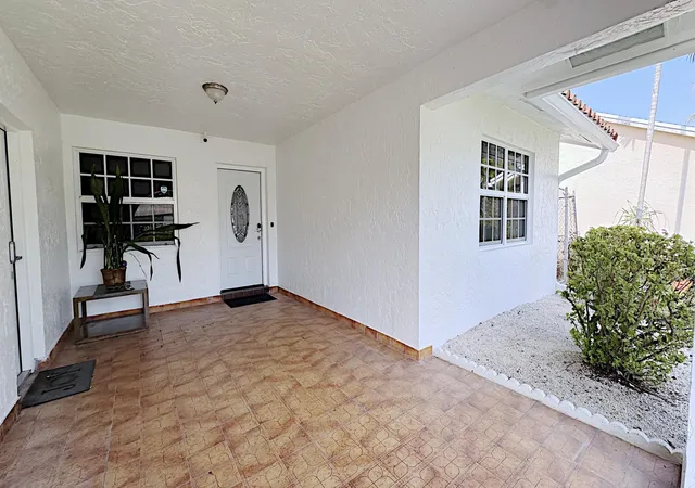 Homes for sale in Dania Beach, FL | 411 Se 4Th St, Dania Beach, FL 33004 | MLS# B26031603