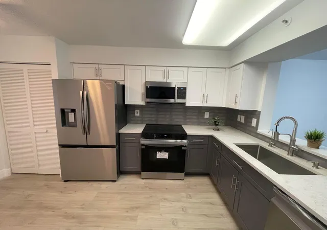 3rd image of 14111 Royal Vista Dr #202, Delray Beach, FL 33484 | MLS# B26031607