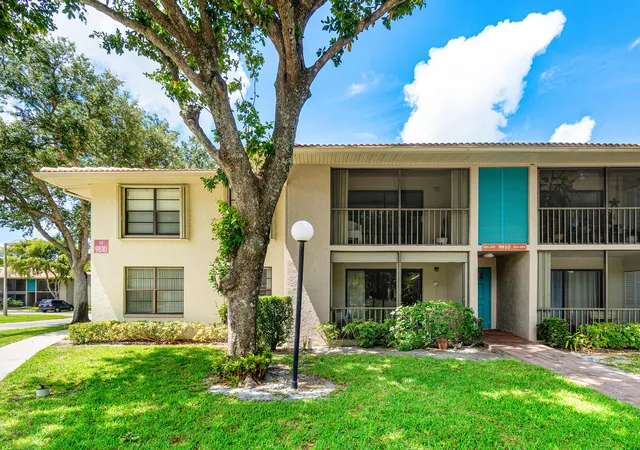 2nd image of 9810 Pineapple Tree Dr #101, Boynton Beach, FL 33436 | MLS# B26031618