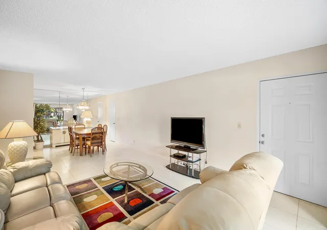 4th image of 9810 Pineapple Tree Dr #101, Boynton Beach, FL 33436 | MLS# B26031618