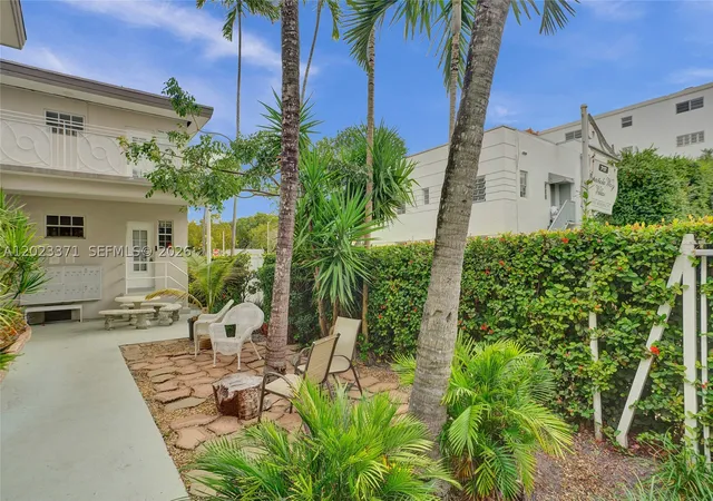 Homes for sale in Miami Beach, FL | 717 Espanola Way, Miami Beach, FL 33139 | Houzeo