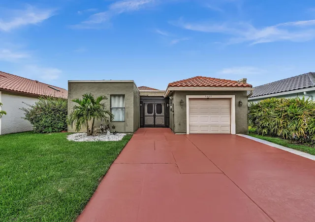 Homes for sale in Lake Worth, FL | 5463 Alta Wy, Lake Worth, FL 33467 | MLS# B26031700