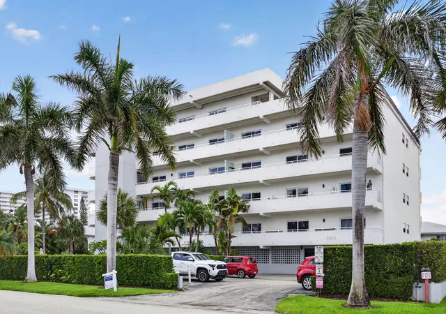 Homes for sale in Pompano Beach, FL | 3212 Ne 12th St #Apt 204, Pompano Beach, FL 33062 | MLS# B26031705
