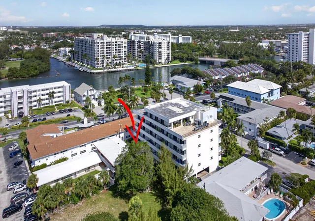Homes for sale in Pompano Beach, FL | 3212 Ne 12th Street, Pompano Beach, FL 33062 | Houzeo