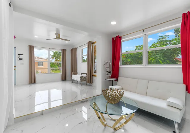 Homes for sale in Boynton Beach, FL | 201 Ne 28Th Ct, Boynton Beach, FL 33435 | MLS# B26031692