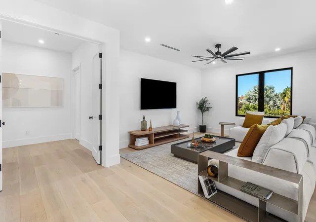 4th image of 435 Ne 15Th Ter, Boca Raton, FL 33432 | MLS# B26031741