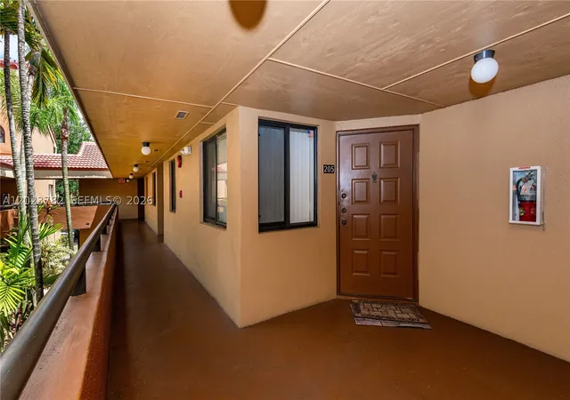 Homes for sale in Hialeah, FL | 15525 N Miami Lakeway N, Hialeah, FL 33014