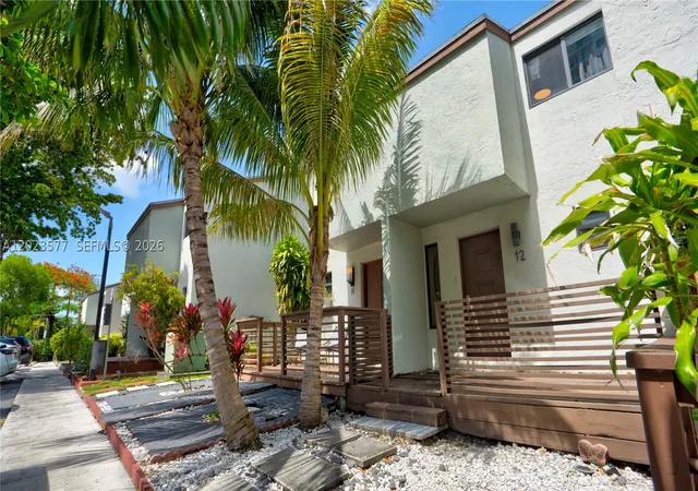 Listing Photo 3 - Condo for sale in building located at 1901 Nw S River Dr, Miami, FL 33125 - Unit #12B