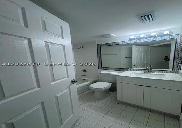 2nd image of 150 Nw 96Th Ave, Pembroke Pines, FL 33024