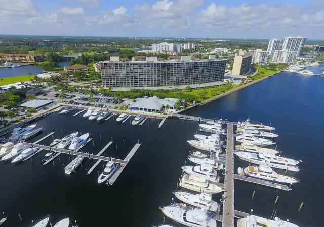 Homes for sale in North Palm Beach, FL | 136 Lakeshore Dr #211, North Palm Beach, FL 33408 | MLS# B26031845