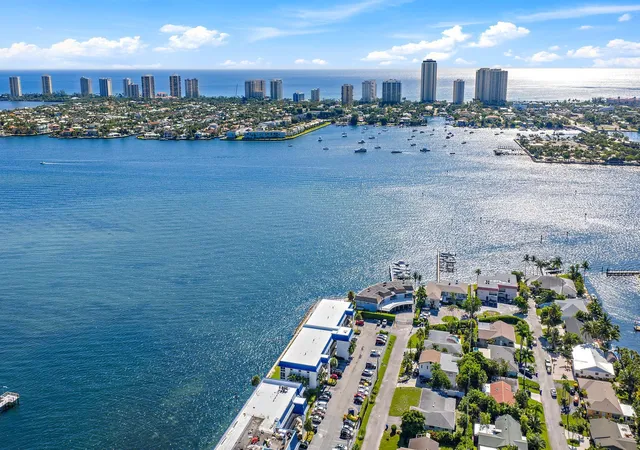 Homes for sale in Riviera Beach, FL | 400 Wilma Cir #206, Riviera Beach, FL 33404 | MLS# B26031871