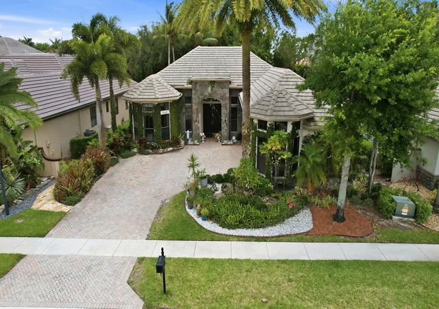 1st image of 10340 Trianon Pl, Wellington, FL 33449 | MLS# B26031872