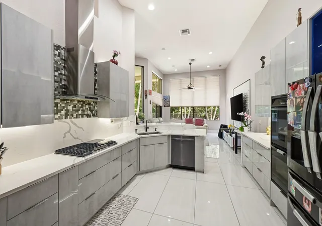 2nd image of 10340 Trianon Pl, Wellington, FL 33449 | MLS# B26031872