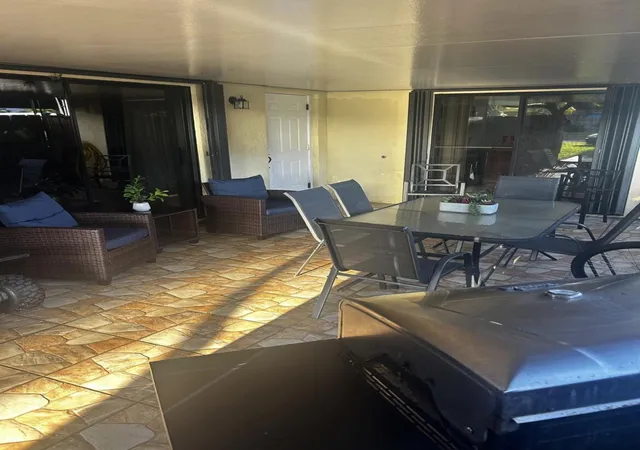 3rd image of 341 Lake Arbor Dr, Palm Springs, FL 33461 | MLS# B26031955