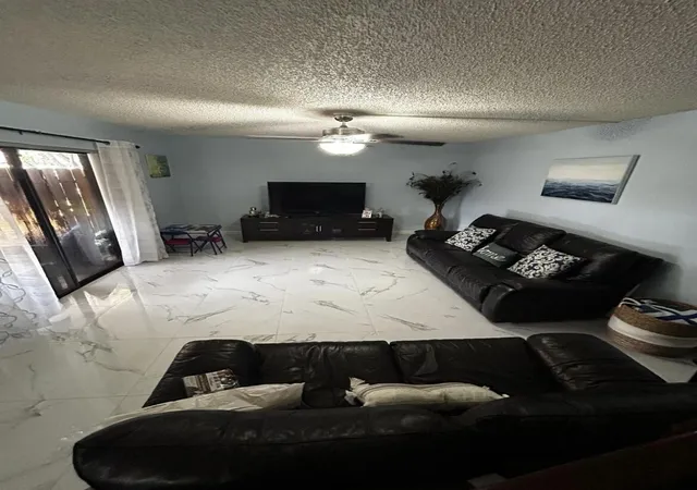 5th image of 341 Lake Arbor Dr, Palm Springs, FL 33461 | MLS# B26031955
