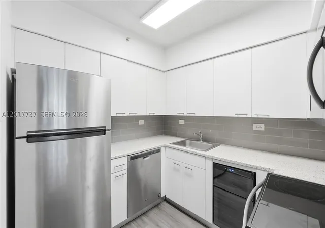 Photo 4 of Condo for sale at 1500 Bay Rd #666S, Miami Beach, FL 33139 | MLS# A12017737 | Listing updated on 2026-07-29