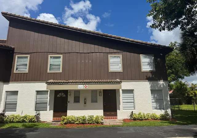 Homes for sale in Coral Springs, FL | 3920 Woodside Dr #14, Coral Springs, FL 33065 | MLS# B26032020