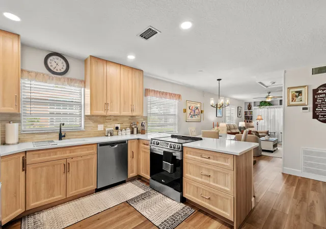 Homes for sale in Vero Beach, FL | 61 Woodland Dr, Vero Beach, FL 32962