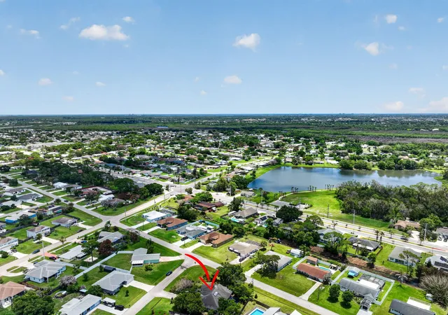 Homes for sale in Port St Lucie, FL | 674 Se Starfish Ave, Port St Lucie, FL 34983 | MLS# B26032065