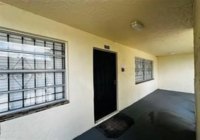 Homes for sale in Lauderdale Lakes, FL | 3099 Nw 48th Avenue, Lauderdale Lakes, FL 33313 | Houzeo
