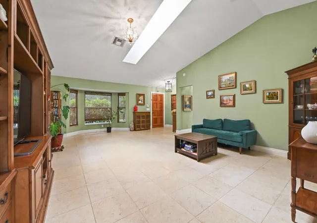 5th image of 12369 157Th St N, Jupiter, FL 33478 | MLS# B26032092
