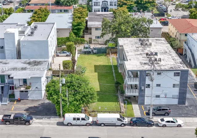 Homes for sale in Miami, FL | 718 Sw 4th St, Miami, FL 33130 | MLS# A12023644