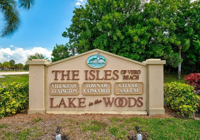 Homes for sale in Vero Beach, FL | 1965 Westminster Cir #6, Vero Beach, FL 32966 | MLS# B26032097
