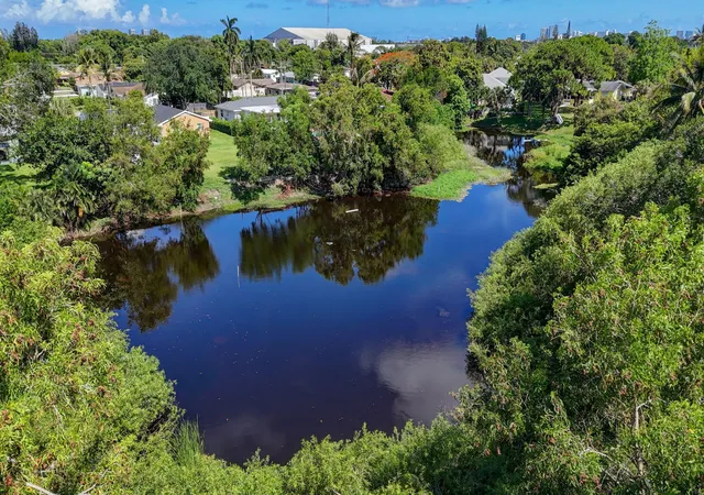 Homes for sale in Mangonia Park, FL | 5500 West Pl, Mangonia Park, FL 33407 | MLS# B26032099