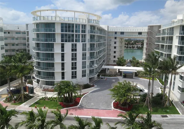 Homes for sale in Miami Beach, FL | 6620 Indian Creek Dr #104, Miami Beach, FL 33141 | MLS# A12024274