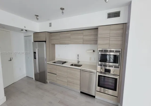 Homes for sale in Miami Beach, FL | 6620 Indian Creek Dr #104, Miami Beach, FL 33141 | MLS# A12024274