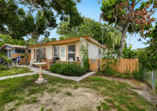 Homes for sale in Vero Beach, FL | 2666 12Th Ave, Vero Beach, FL 32960 | MLS# B26032154