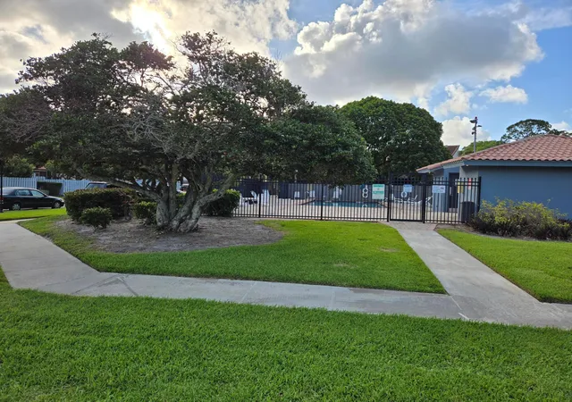 Homes for sale in Lake Worth, FL | 2835 Sand Pines Ct, Lake Worth, FL 33462 | MLS# B26032157