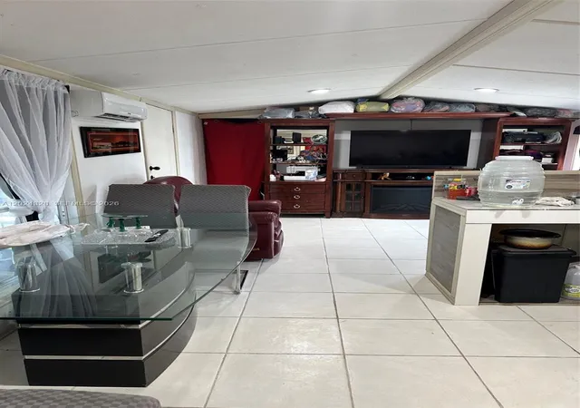 3rd image of 625 N Quebrada, Clewiston, FL 33440 | MLS# A12024328
