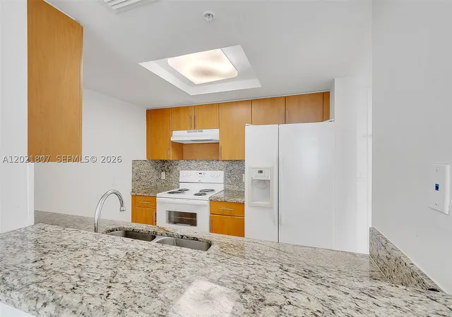 Listing Photo 4 - Condo for sale in building located at 1690 Sw 27Th Ave, Miami, FL 33145 - Unit #805